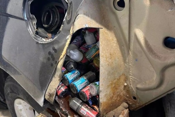 На таможне разрезали автомобиль белорусского контрабандиста На таможне разрезали автомобиль белорусского контрабандиста