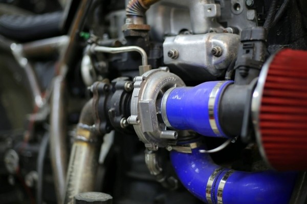 Рассказываем, как белорус примостил мотор 1.4 TDI от VW Polo на мотоцикл