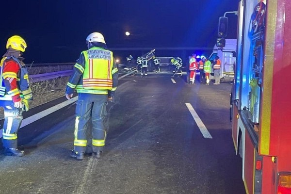 В Германии автомобиль из Беларуси попал в крупное ДТП В Германии автомобиль из Беларуси попал в крупное ДТП