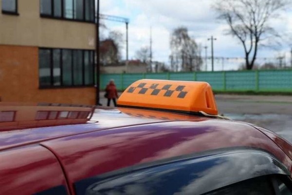 В Бресте водители такси не поделили клиента. Чем всё закончилось? В Бресте водители такси не поделили клиента. Чем всё закончилось?