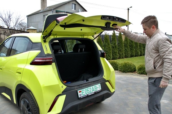 Брестский блогер Василий Пошелюк о BYD Seagull: «Больше 130 км/ч не едет. Зато может вскипятить чайник!» Брестский блогер Василий Пошелюк о BYD Seagull: «Больше 130 км/ч не едет. Зато может вскипятить чайник!»