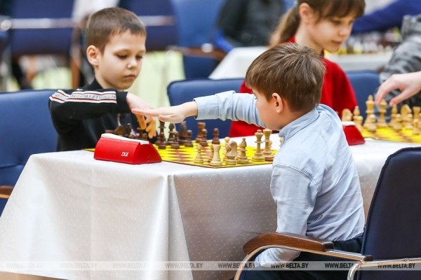 В Бресте проходит финал областных соревнований среди детей и подростков по шахматам «Белая ладья»