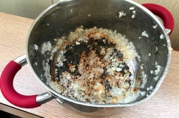 Белорусам напомнили, как утилизировать старые кастрюли и сковородки