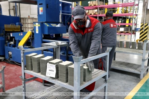 В Пинске построят завод по созданию элементов для АКБ и расширят производство батарей