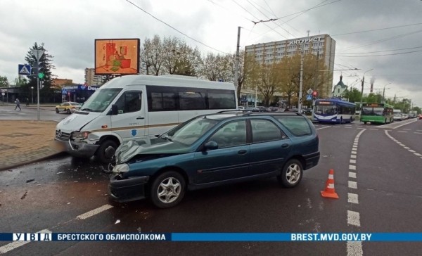 В Бресте маршрутка попала в ДТП. Стали известны подробности