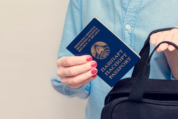 Белоруска порвала паспорт супруга, чтобы тот не смог с ней развестись Белоруска порвала паспорт супруга, чтобы тот не смог с ней развестись