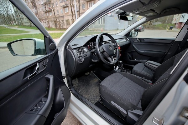 Владелица Skoda Rapid: «Сгнила крышка багажника!» Дилер: «Это не гарантийный случай». Чем закончился спор? Владелица Skoda Rapid: «Сгнила крышка багажника!» Дилер: «Это не гарантийный случай». Чем закончился спор?