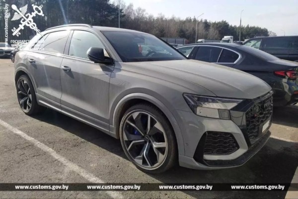 Четыре люксовых автомобиля по заниженной стоимости везли в Беларусь из Польши Четыре люксовых автомобиля по заниженной стоимости везли в Беларусь из Польши