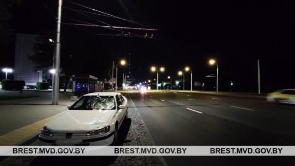 В Бресте автомобилист отвлекся от управления и сбил пешехода, суд вынес приговор