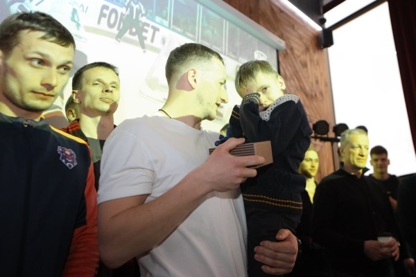 ХК «Брест» закрыл сезон душевной встречей с болельщиками ХК «Брест» закрыл сезон душевной встречей с болельщиками