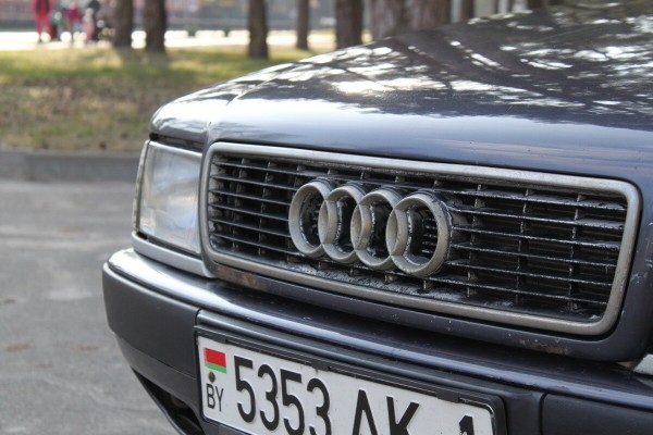 19-летний студент за год проехал более 40 000 км на отцовской Audi 80. А затем купил себе такую же! 19-летний студент за год проехал более 40 000 км на отцовской Audi 80. А затем купил себе такую же!