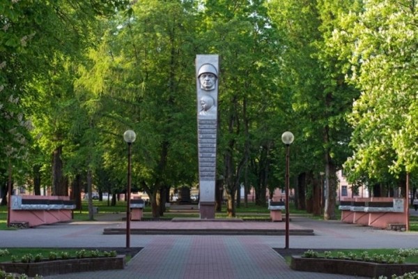 В Бресте приступили к капитальному ремонту памятника в честь воинов-освободителей