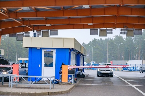 Как провезти в Беларусь авто из Европы с объёмом двигателя выше 1,9 литра? Узнали у тех, кто смог