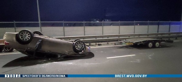 В Бресте на Западном обходе BMW оказался на крыше. Стали известны подробности ДТП В Бресте на Западном обходе BMW оказался на крыше. Стали известны подробности ДТП