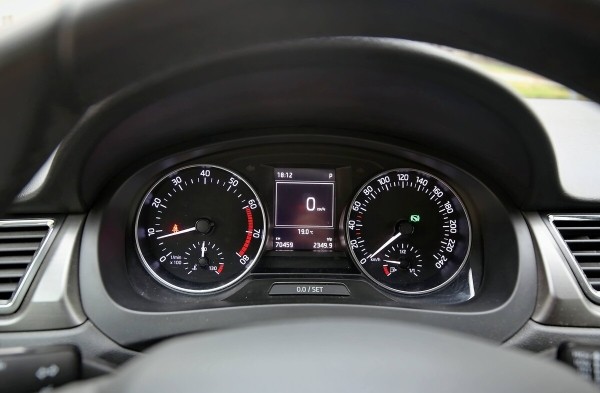 Владелица Skoda Rapid: «Сгнила крышка багажника!» Дилер: «Это не гарантийный случай». Чем закончился спор? Владелица Skoda Rapid: «Сгнила крышка багажника!» Дилер: «Это не гарантийный случай». Чем закончился спор?