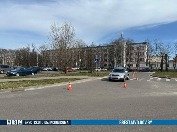 В Бресте 73-летний водитель автомобиля Skoda сбил 87-летнего велосипедиста В Бресте 73-летний водитель автомобиля Skoda сбил 87-летнего велосипедиста