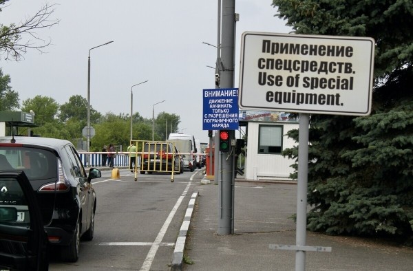 Как провезти в Беларусь авто из Европы с объёмом двигателя выше 1,9 литра? Узнали у тех, кто смог