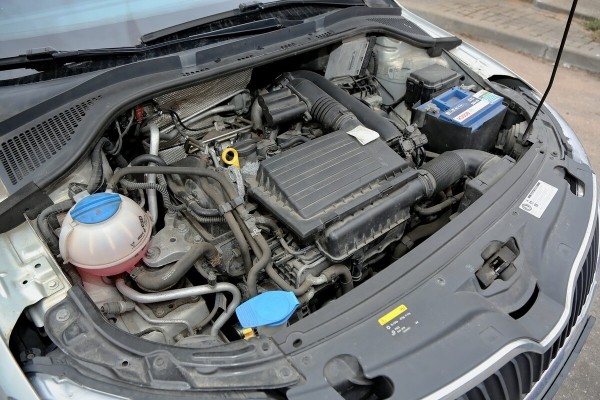 Владелица Skoda Rapid: «Сгнила крышка багажника!» Дилер: «Это не гарантийный случай». Чем закончился спор? Владелица Skoda Rapid: «Сгнила крышка багажника!» Дилер: «Это не гарантийный случай». Чем закончился спор?