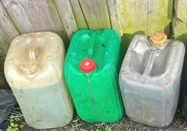 Тракторист 5 месяцев потихоньку сливал топливо с погрузчика. Наказание вышло суровым – дешевле было купить