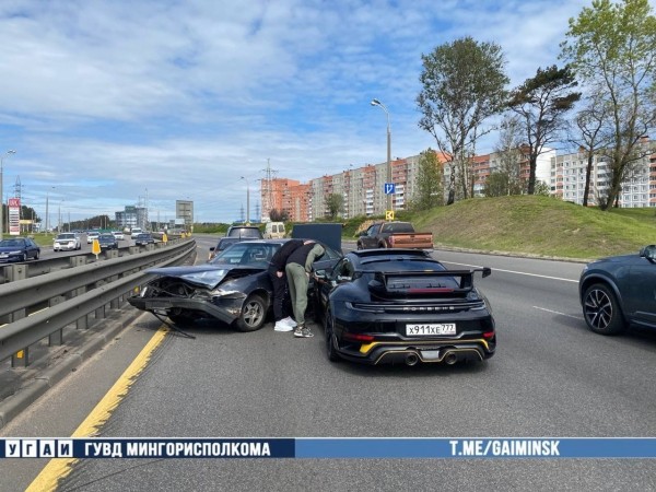В Минске Porsche попал в ДТП
