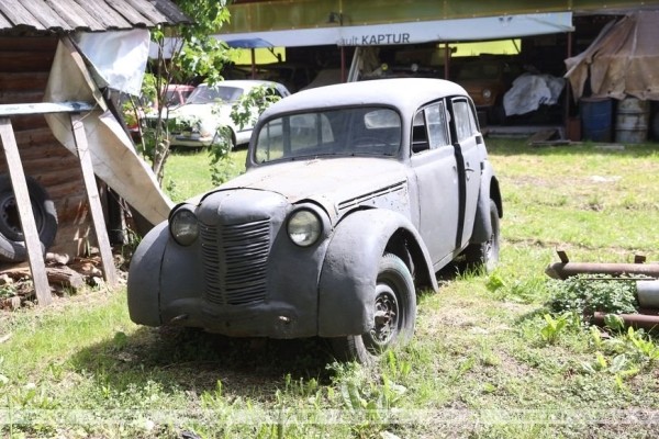 «Мерседес», «воронок», машина-амфибия. Белорус 40 лет реставрирует ретротехнику «Мерседес», «воронок», машина-амфибия. Белорус 40 лет реставрирует ретротехнику