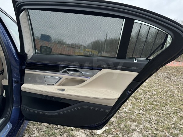 330 км/ч. В Беларуси на продажу выставили эксклюзивный седан BMW. Почём?