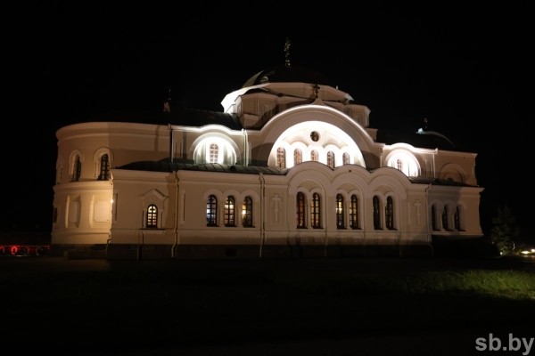 Фотофакт. Торжественное богослужение в Свято-Николаевском гарнизонном храме Бреста Фотофакт. Торжественное богослужение в Свято-Николаевском гарнизонном храме Бреста