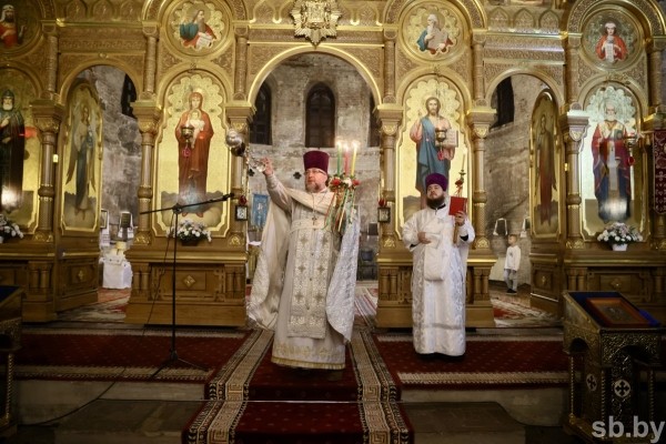Фотофакт. Торжественное богослужение в Свято-Николаевском гарнизонном храме Бреста Фотофакт. Торжественное богослужение в Свято-Николаевском гарнизонном храме Бреста