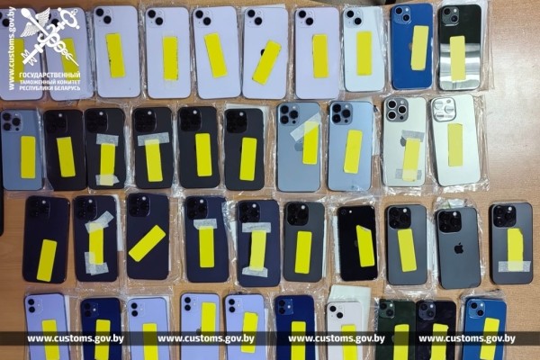 Женщина спрятала 40 айфонов. Случай на границе в Бресте Женщина спрятала 40 айфонов. Случай на границе в Бресте