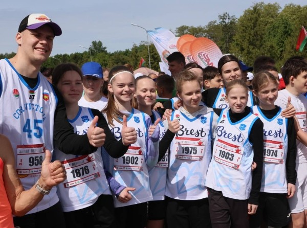 Брестчане вышли на старт забега «Первых» Брестчане вышли на старт забега «Первых»