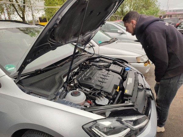 «Приезжайте без автоподборщика!» О чём молчат владельцы Peugeot, Renault и Opel «семь дней как из Германии»?