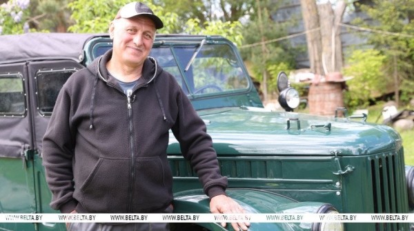 «Мерседес», «воронок», машина-амфибия. Белорус 40 лет реставрирует ретротехнику «Мерседес», «воронок», машина-амфибия. Белорус 40 лет реставрирует ретротехнику