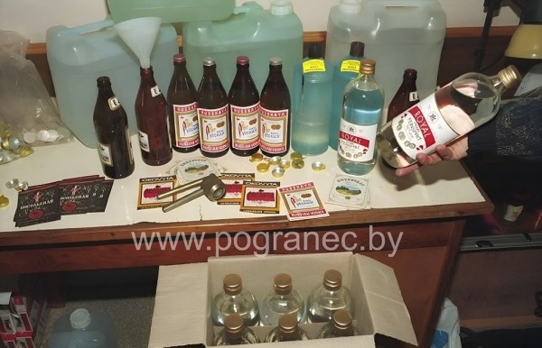 1993 год. Пункт пропуска «Брест-Тересполь»: Один из рабочих дней польской таможни 1993 год. Пункт пропуска «Брест-Тересполь»: Один из рабочих дней польской таможни