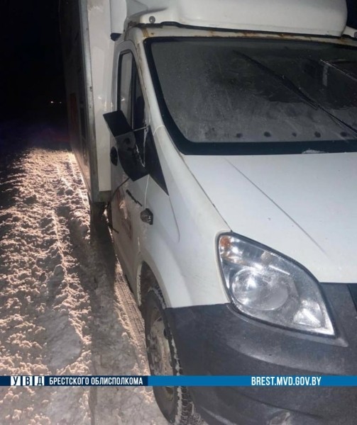 На М1 сбили менявшего колесо полуприцепа водителя – вынесен приговор