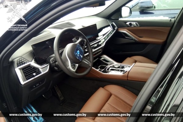 Почти новый BMW X6 ввозили в Беларусь по заниженной в полтора раза стоимости Почти новый BMW X6 ввозили в Беларусь по заниженной в полтора раза стоимости