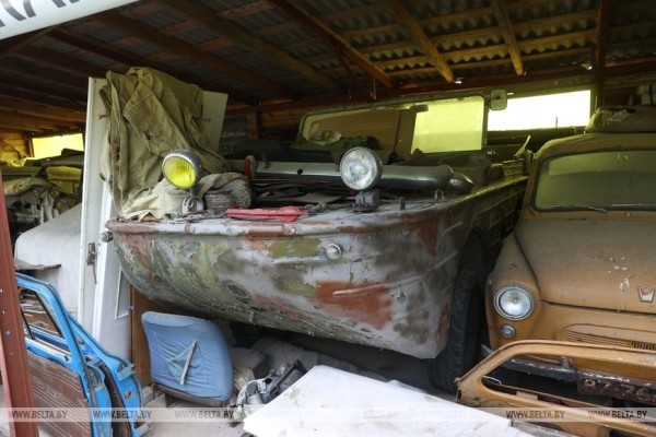 «Мерседес», «воронок», машина-амфибия. Белорус 40 лет реставрирует ретротехнику «Мерседес», «воронок», машина-амфибия. Белорус 40 лет реставрирует ретротехнику