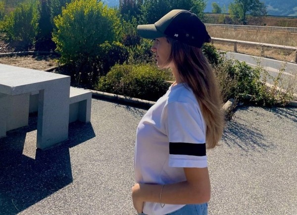 «Мигранты залезают в рефрижератор, чтобы пересечь границу». Как белорусская медсестра управляет 20-тонной Scania