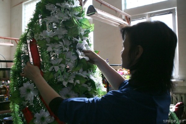 В Беларуси планируют регулировать цены на ритуальные услуги В Беларуси планируют регулировать цены на ритуальные услуги