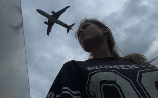 «Мигранты залезают в рефрижератор, чтобы пересечь границу». Как белорусская медсестра управляет 20-тонной Scania