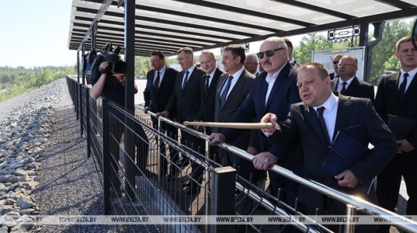 Александр Лукашенко посещает с рабочей поездкой Брестскую область
