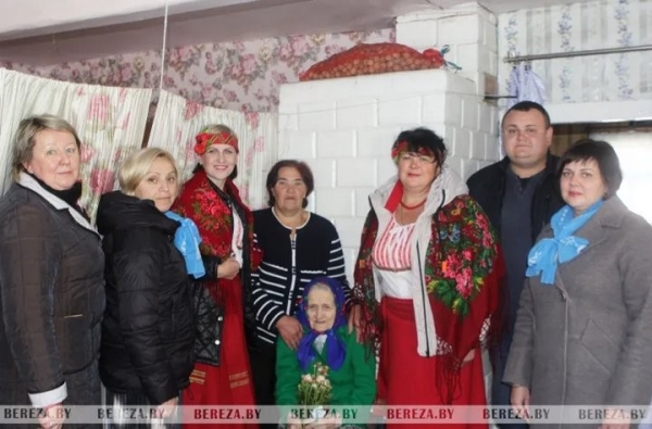 Жительница Брестской области отметила 102-й день рождения Жительница Брестской области отметила 102-й день рождения