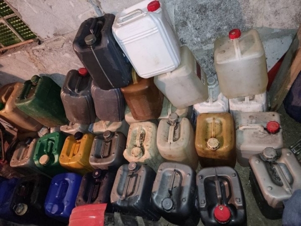 У тракториста в гараже под Лидой нашли 1 000 литров топлива