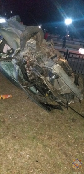 Серьезное ДТП в Дрогичине: работники МЧС спасли двух человек Серьезное ДТП в Дрогичине: работники МЧС спасли двух человек