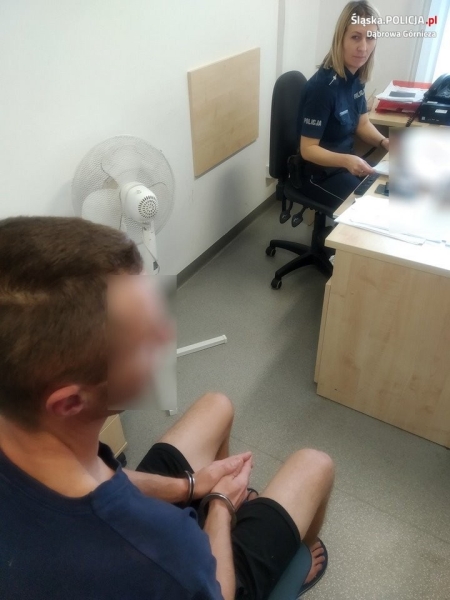 В Польше белорус после ДТП пытался на машине уйти от полиции В Польше белорус после ДТП пытался на машине уйти от полиции