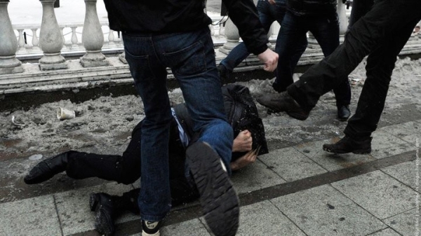 В Волковыске подростки избили мужчину за замечания о вреде курения