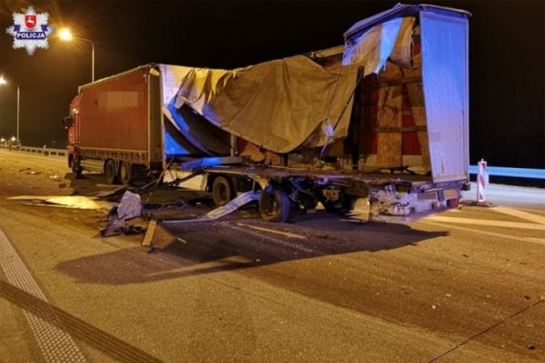 В Польше белорус на фуре столкнулся с автовозом В Польше белорус на фуре столкнулся с автовозом