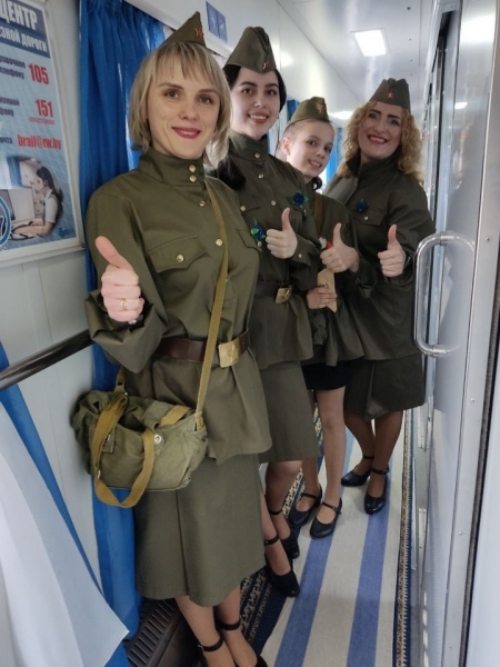 Уникальный Поезд направляется в сторону Бреста. Фоторепортаж