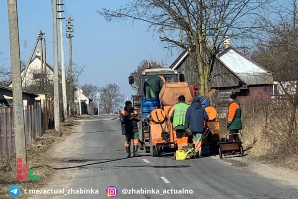 В город-спутнике Бреста осуществляется ремонт дорожного полотна