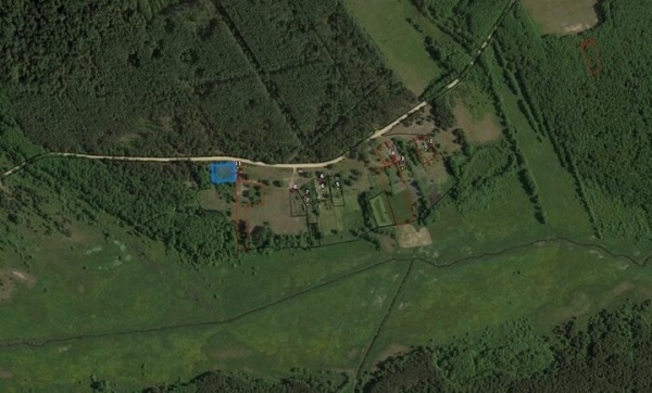 На торги выставили участки с незавершенкой прямо в Беловежской Пуще. Цены − от 300 долларов