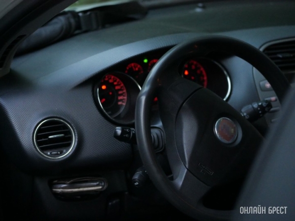 Беларусь вошла в топ стран по ввозу автомобилей в Россию. Спрос вырос в три раза